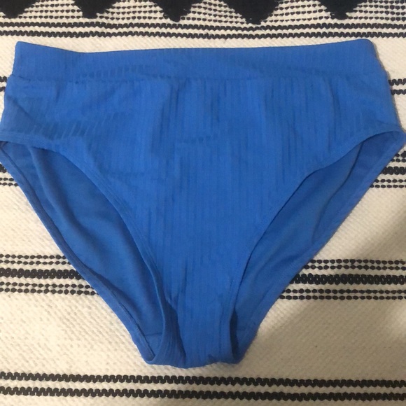 Bathingsuit set - Picture 5 of 9